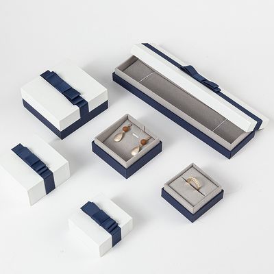 Offset Printing Makeup Gift Packaging With Ribbon Handle