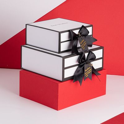 Rigid White Magnetic Cardboard Gift Boxes With Black Rim And Ribbon Bow