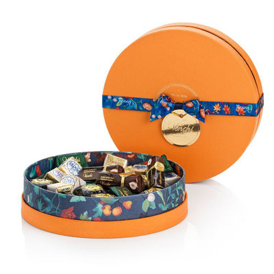 Dia 14cm Christmas Chocolate Packaging , Assorted Chocolate Gift Boxes Ribbon Closure