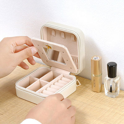 Mirrored Pu Leather  Portable Travel Jewelry Case With Zipper Closure