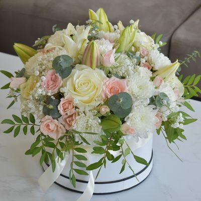 Decorative Cardboard Flower Bouquet Boxes Multifunctional For Graduation